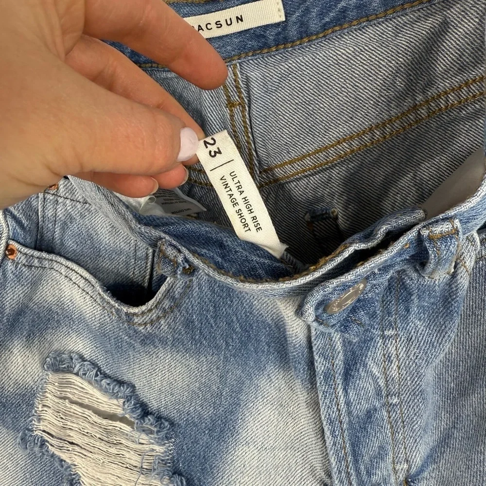 Pacsun women’s ultra high rise vintage style, button fly, cutoff shorts. Size 23 - Picture 4 of 4